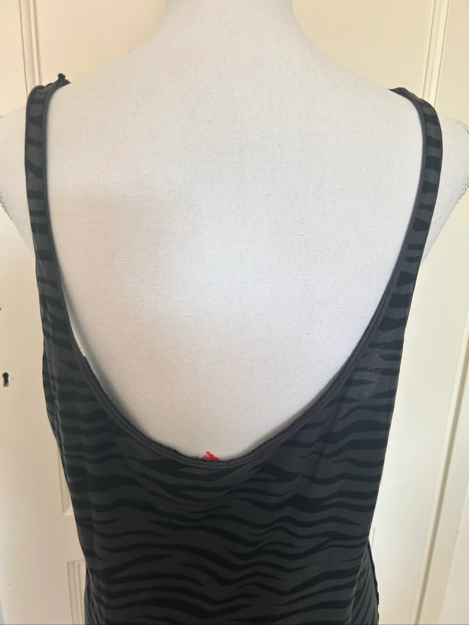 H&M Vintage Rock Singlet Top con Estampado de Tigre Rosado – Talla M – photo 4